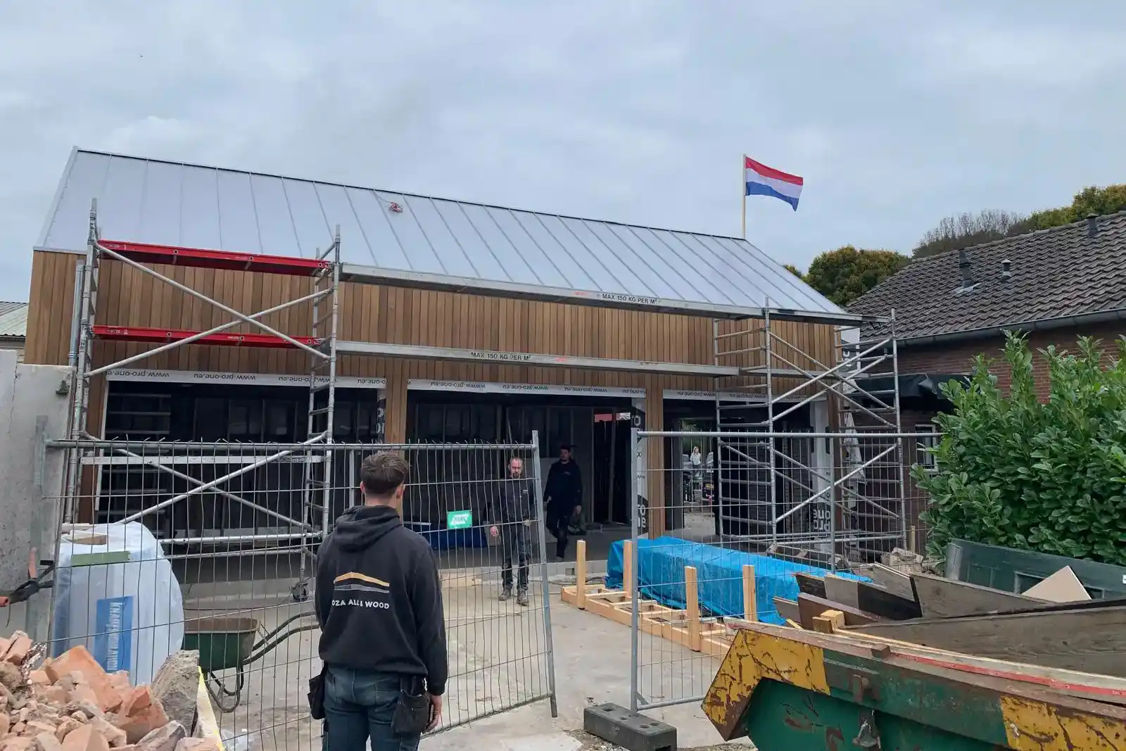 021a Verbouwing Van schuur naar droomwoning Roza All Wood Vuren